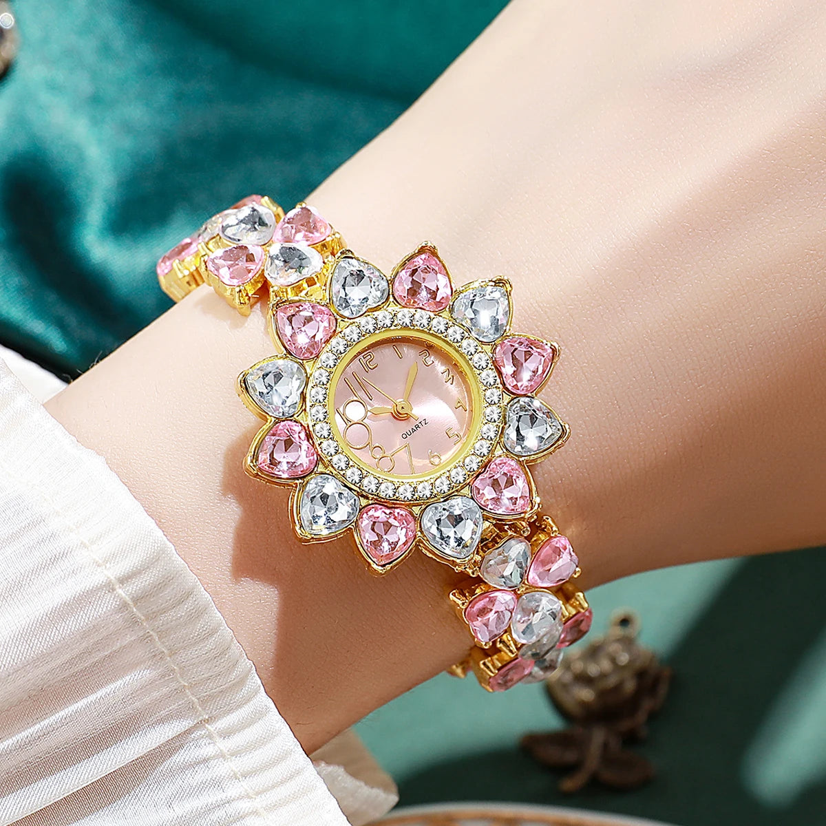Reloj ARISTO Bloom — Diseño Floral con Strass